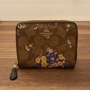 Coach Small Zip Around Wallet F31955